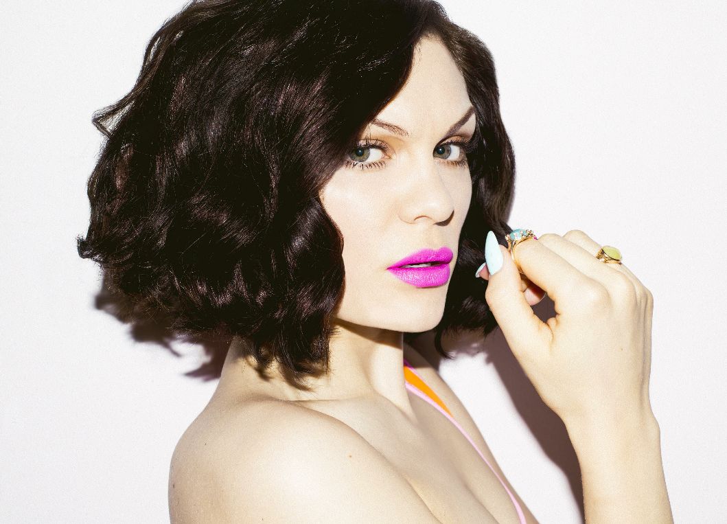 欧美人妻久久精品:19-27-29-39-46-47M：15,欧美风情中的人妻文化，深度探索与赏析（1964年视角）