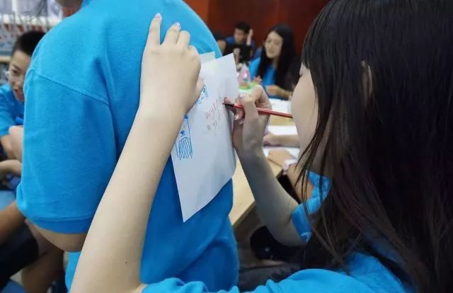 水蜜桃AV无码一区二区:20-21-22-23-39-47W：15,探索水蜜桃AV的魅力，无码一、二区的独特体验（关键词解析）