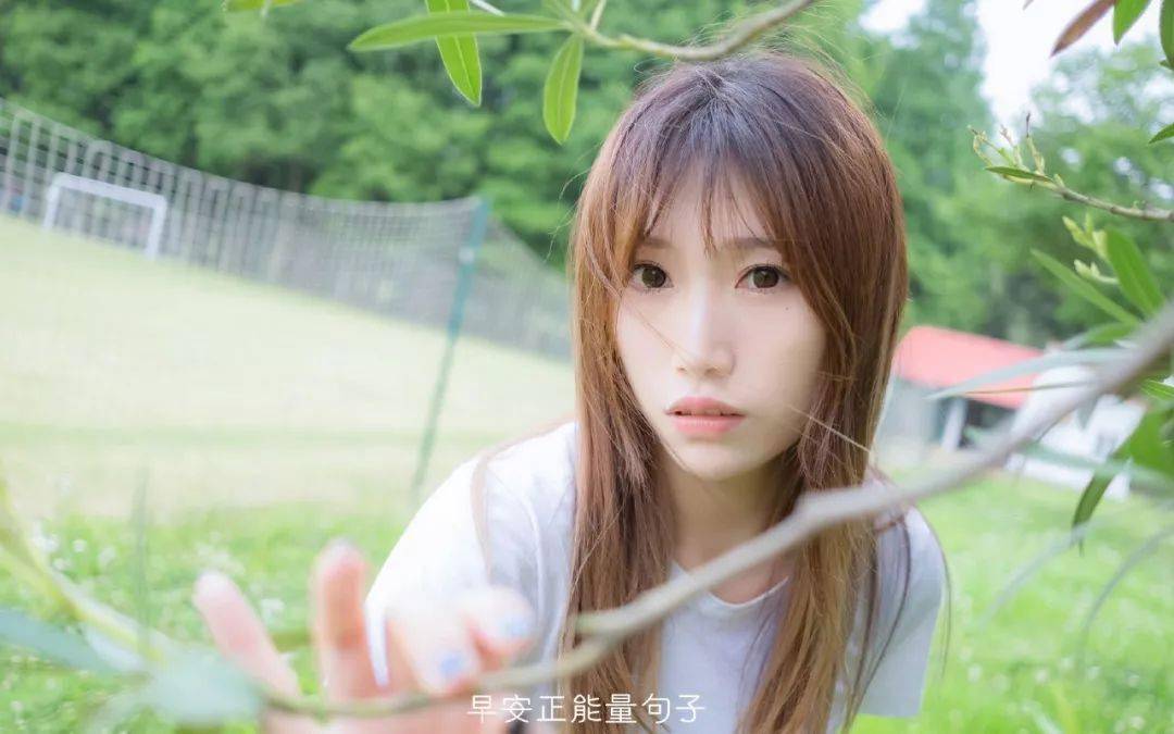 久久精品蜜芽亚洲国产AV:05-07-16-22-24-45C：46,色情内容是不合法的，违反我国相关的法律法规。我们应该遵守法律和道德准则，远离色情内容。如果您有其他有益身心的娱乐需求，可以寻找一些正规的平台或文化活动，例如观看电影、参加体育运动，以丰富您的生活。