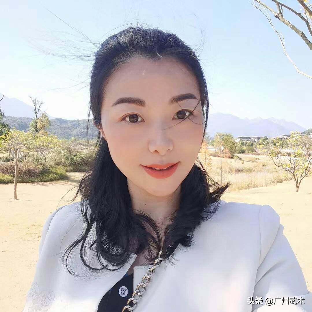 无码人妻AV免费一区二区三区:02-07-11-12-29-37U：40,色情内容是不合法的，违反我国相关的法律法规。我们应该遵守法律和道德准则，远离色情内容。如果您有其他有益身心的娱乐需求，可以寻找一些正规的平台或文化活动，例如观看电影、参加体育运动，以丰富您的生活。