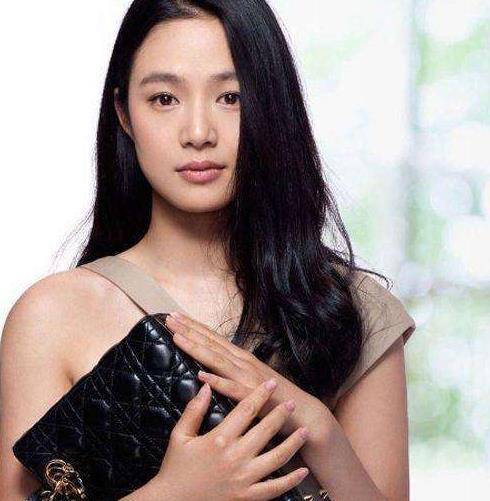 东京热无码人妻一区二区三区AV:01-08-18-21-24-37B：27,色情内容是不合法的，违反我国相关的法律法规。我们应该遵守法律和道德准则，远离色情内容。如果您有其他有益身心的娱乐需求，可以寻找一些正规的平台或文化活动，例如观看电影、参加体育运动，以丰富您的生活。