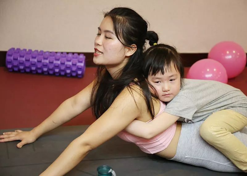 久久婷婷五月综合色一区二区:15-21-29-32-41-46B：44,久久婷婷五月综合色一区二区，探索数字背后的多彩世界