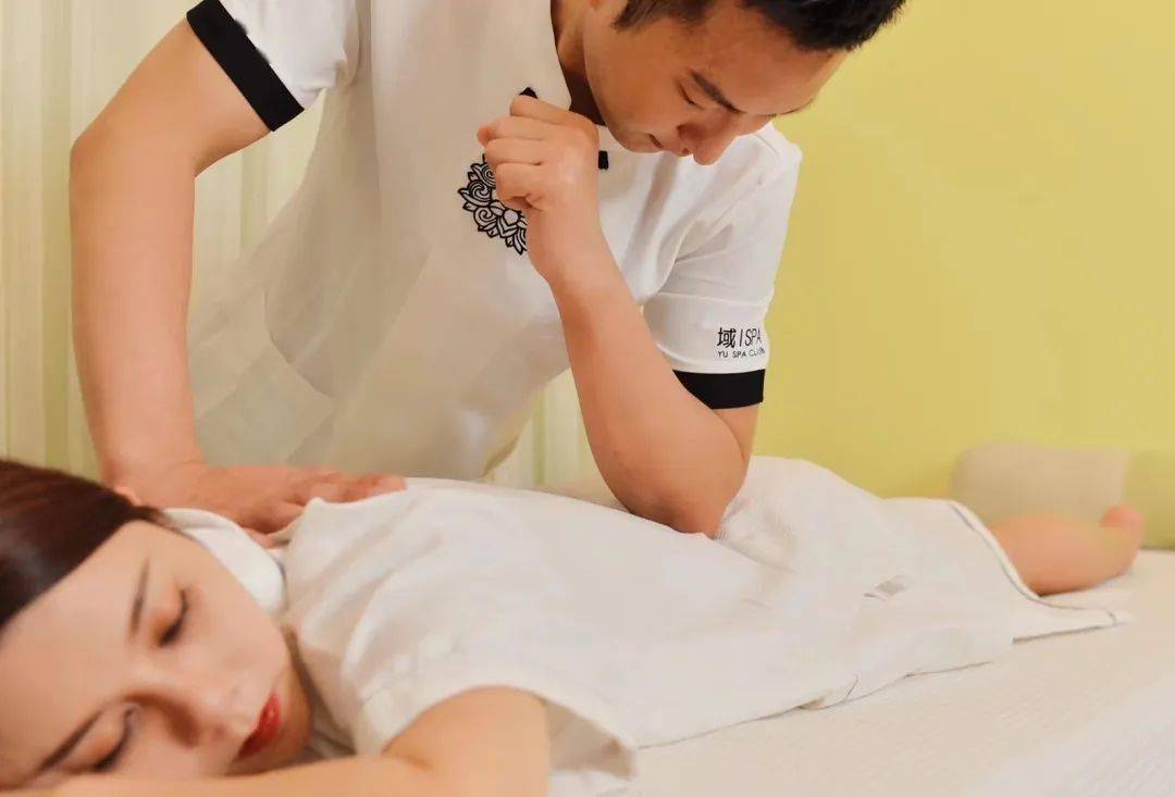 亚洲精品乱码久久久久久按摩:04-20-25-29-35-42B：10,关于亚洲按摩文化，深度探索与独特体验