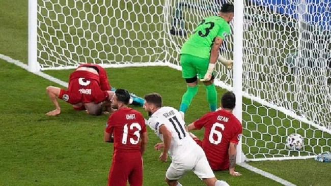 亚洲人成网亚洲欧洲无码久久:01-11-12-18-24-33M：11,亚洲人成网亚洲欧洲无码久久，跨文化视角下的网络交流与影像传播新趋势