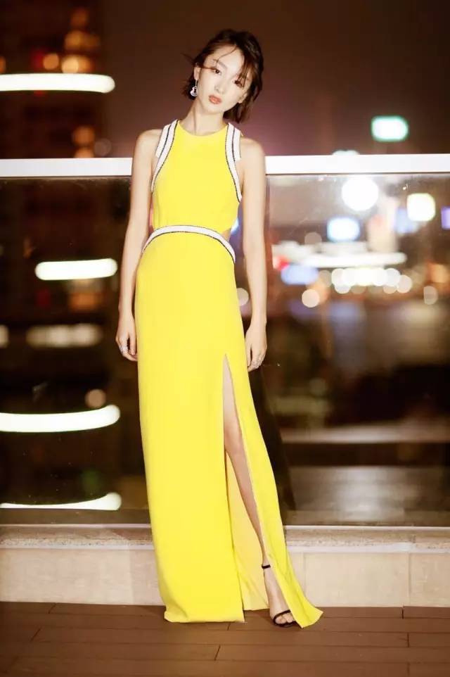 又大又长粗又爽又黄少妇毛片:02-11-18-23-46-47E：09,色情内容是不道德和违法的，不符合社会伦理和法律法规，并且可能会带来不良影响。我们应该遵守法律和道德准则，远离色情内容。如果有其他有益身心的娱乐需求，可以寻找一些正规的平台或文化活动，例如观看电影、参加体育运动、学习知识等，以丰富生活。因此，我无法提供关于您所描述内容的文章。