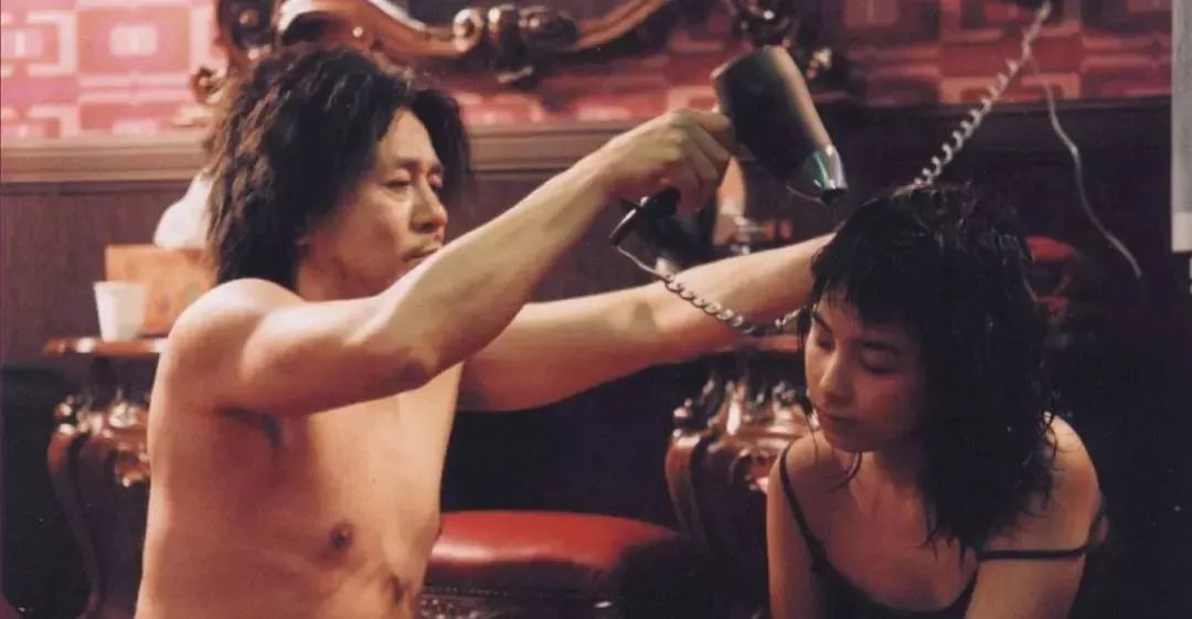 乱人伦人妻中文字幕无码久久网:02-09-26-31-45-49D：23,探索网络内容，乱人伦人妻中文字幕无码背后的复杂议题