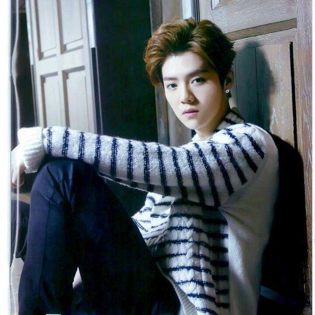 人妻AV中文字幕久久:14-19-21-30-33-43Z：18,关于人妻AV中文字幕的探讨——从文化角度看待成人娱乐产业中的多元表达