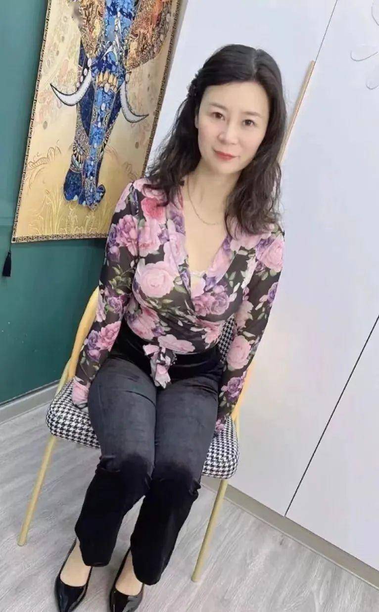 国产中年熟女大集合:10-12-33-34-42-46V：21,国产中年熟女大集合，魅力四溢的熟女世界