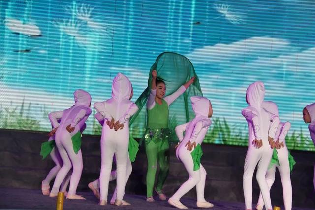 97无码免费人妻超级碰碰碰:02-09-15-25-29-48W：26,探索网络世界中的隐秘角落，关于97无码免费人妻超级碰碰碰的探讨与反思（关键词解析）