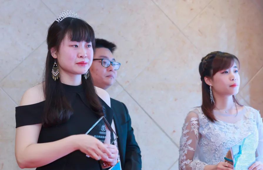 东京热人妻中文无码AV:16-19-29-34-37-46F：22,色情内容是不合法的，违反我国相关的法律法规。我们应该遵守法律和道德准则，远离色情内容。如果您有其他有益身心的娱乐需求，可以寻找一些正规的平台或文化活动，例如观看电影、参加体育运动，以丰富您的生活。