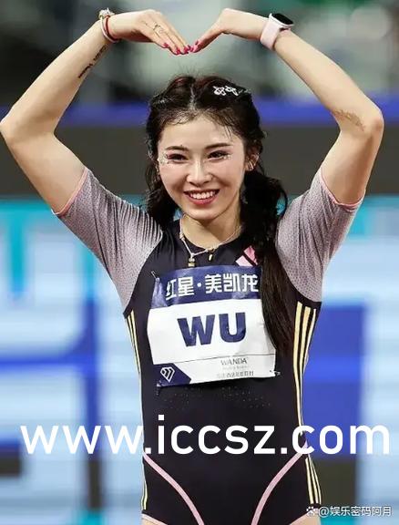 国产AV丝袜旗袍无码网站:04-06-29-35-40-42D：22,国产AV丝袜旗袍无码网站，探索文化交融下的成人娱乐新风尚