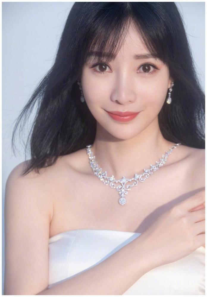 无套中出丰满人妻无码:34-35-38-40-42-43Y：13,色情内容是不合法的，违反我国相关的法律法规。我们应该遵守法律和道德准则，远离色情内容。如果有其他有益身心的娱乐需求，可以寻找一些正规的平台或文化活动，例如观看电影、参加体育运动等。这些活动不仅能够提供娱乐，还能够促进身心健康，增强社交能力。让我们共同努力，为自己和他人创造一个积极、健康、和谐的生活环境。