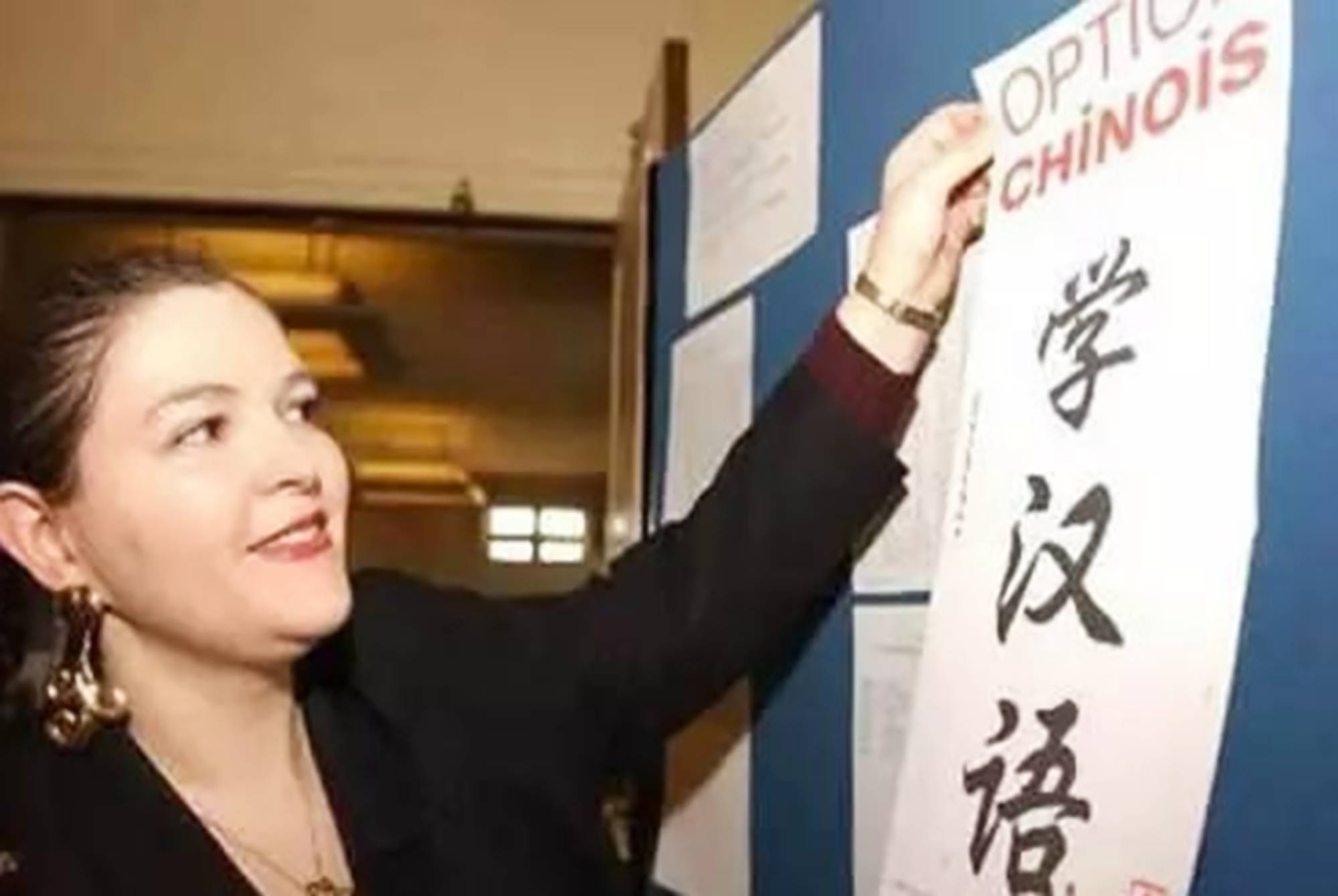 中出人妻中文字幕无码:07-10-12-18-20-49T：30,探索成人世界的边界，中出人妻题材的中文字幕无码影像