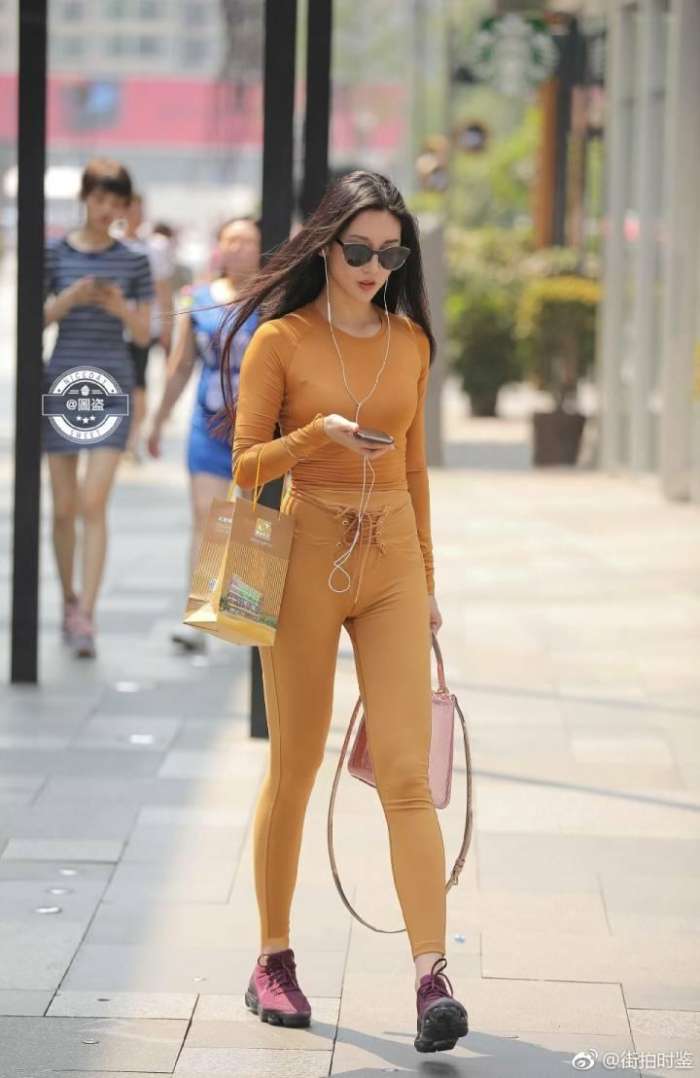 亚洲丰满熟女一区二区哦:02-04-12-25-27-49W：26,亚洲丰满熟女一区二区，探索魅力与文化的独特交织