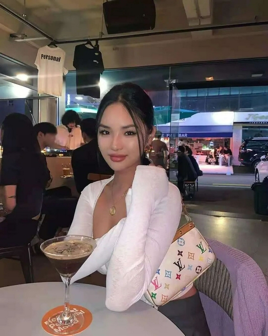 国产成人精品日本亚洲77美色:10-17-18-19-38-41V：22,国产成人精品与亚洲美色，跨越文化与年龄的欣赏