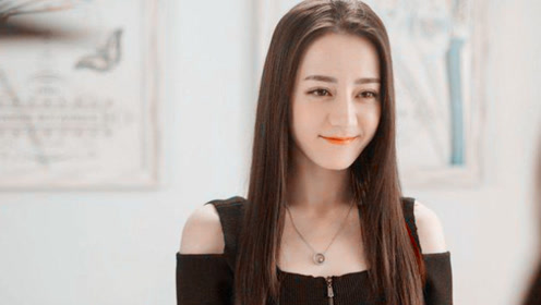 人妻丝袜中文无码AV影音先锋专区:06-07-24-31-34-49S：49,色情内容是不合法的，违反我国相关的法律法规。我们应该遵守法律和道德准则，远离色情内容。如果有其他有益身心的娱乐需求，可以寻找一些正规的平台或文化活动，例如观看电影、参加体育运动、学习知识等，以丰富生活。