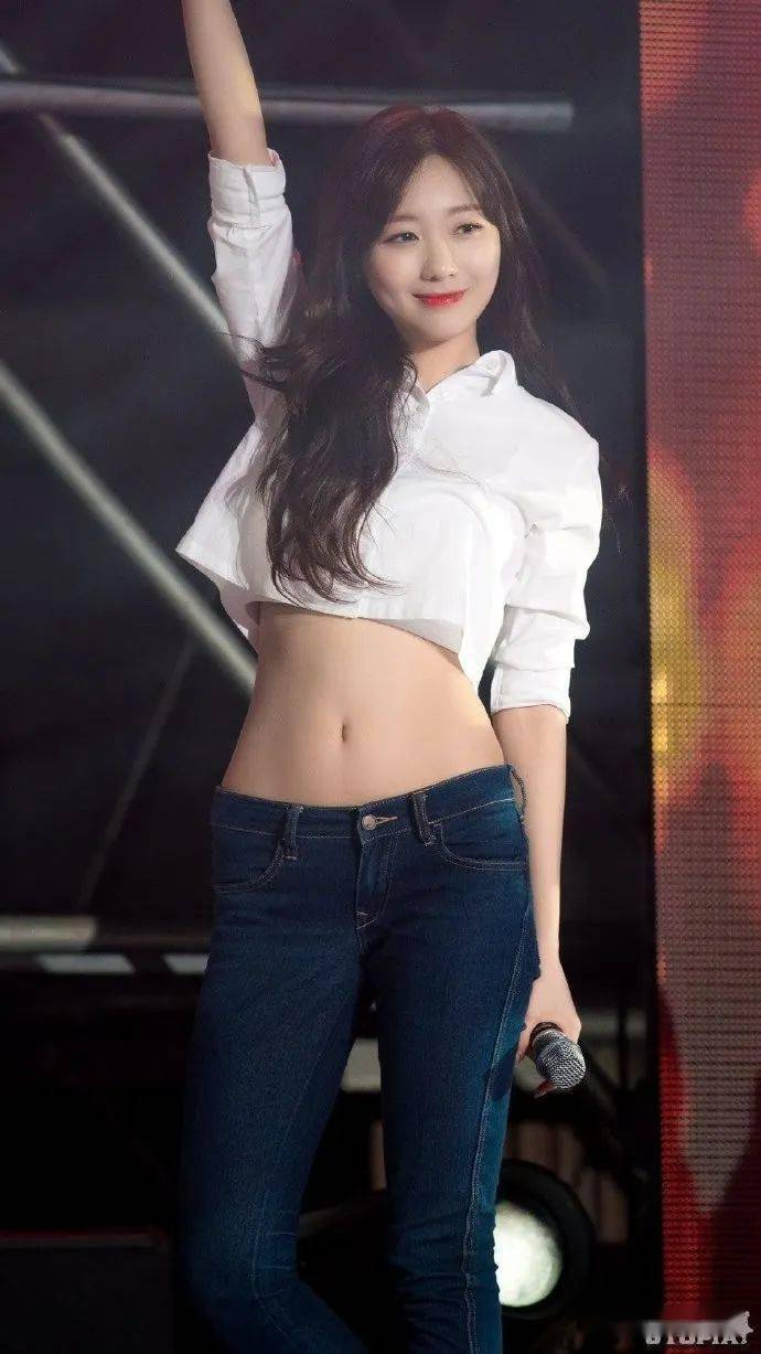 大屁股熟女白浆一区二区:01-13-25-34-37-48T：25,色情内容是不合适的，因为它违反了社会道德和法律规定，并且可能会对用户造成不良影响。我们应该遵守法律和道德准则，远离色情内容。如果您有其他有益身心的娱乐需求，可以寻找一些正规的平台或文化活动，例如观看电影、参加体育运动、学习绘画或音乐等。这些活动不仅能够提供娱乐，还能够提升您的技能和素质，促进身心健康。让我们共同维护一个健康、积极、和谐的社会环境。