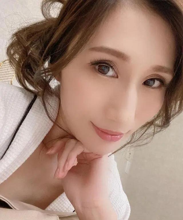 JULIA无码中文字幕在线视频:03-08-22-23-44-49V：35,探索Julia的世界，无码中文字幕在线视频的魅力