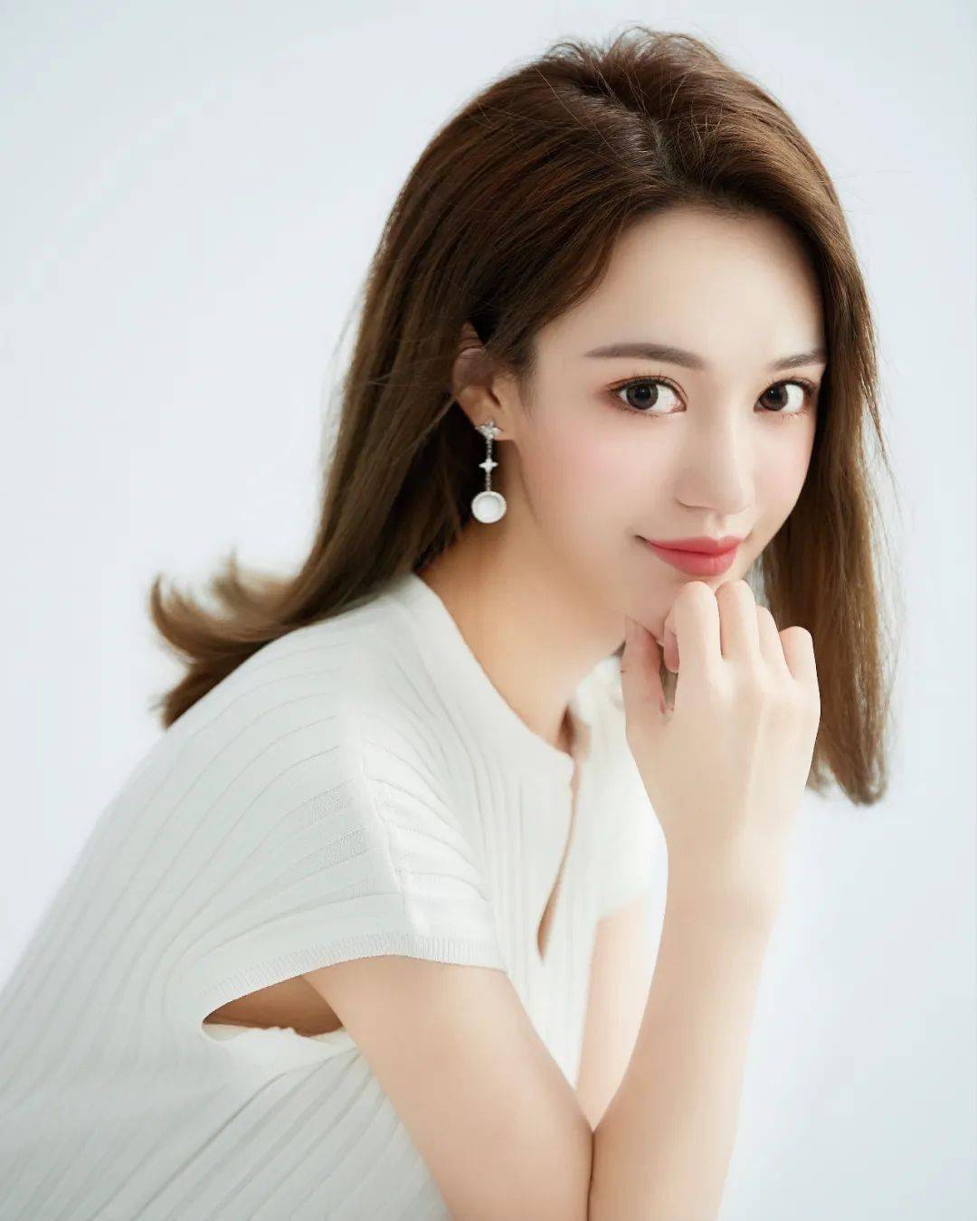 国产麻豆 9l 精品三级站:04-24-28-35-36-44E：49,国产麻豆与精品三级站，探索中国时尚产业的独特魅力