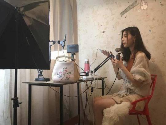 成人午夜国产内射主播:03-07-30-32-36-38A：27,成人午夜国产内射主播，探索数字背后的真实与虚幻