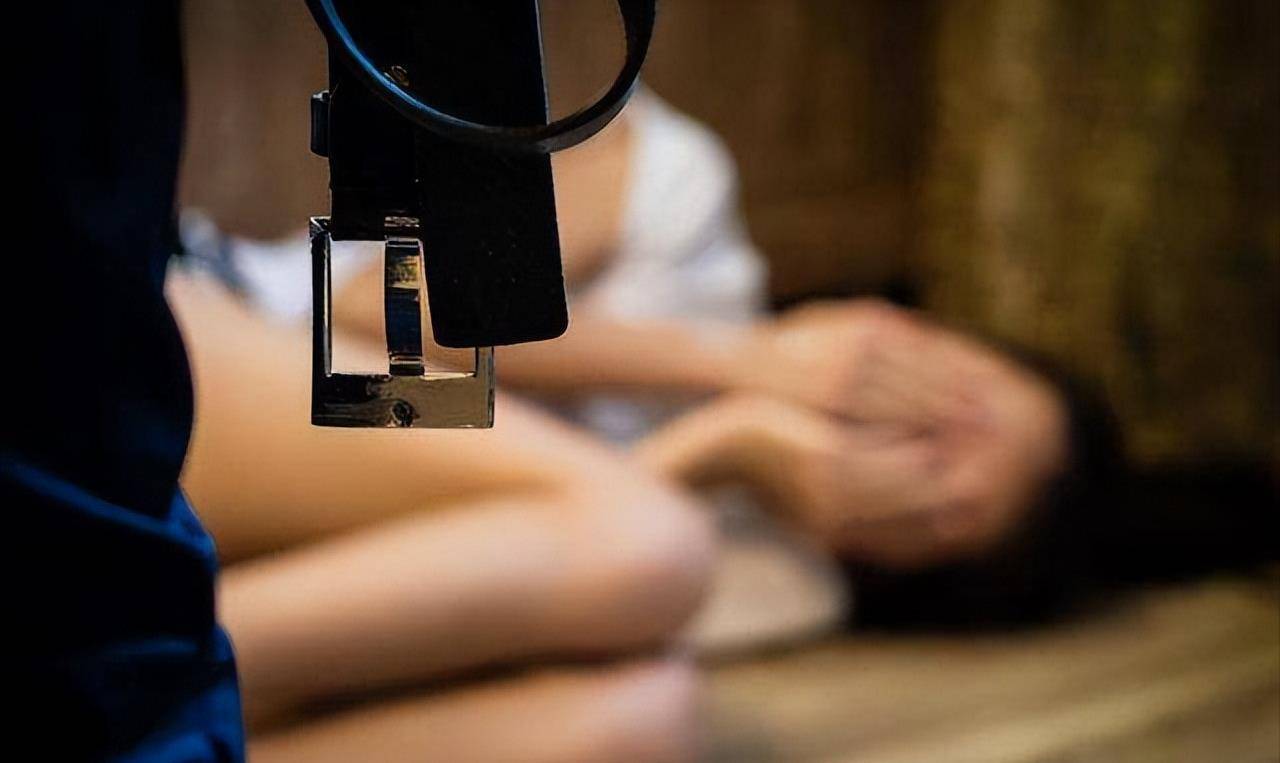 丰满人妻被公侵犯日本:01-05-09-21-27-30Q：18,关于日本丰满人妻被公侵犯的社会现象（深度探讨）