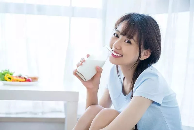 凸凹人妻人人澡人人添:12-21-23-29-35-37Y：47,探索成人世界的微妙与复杂性，凸凹、人妻、澡文化与人欲的交织