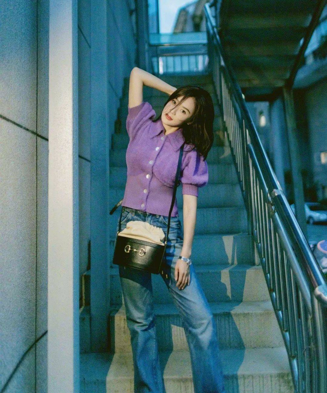 丰满人妻熟妇乱又伦精品APP:10-12-33-34-42-46V：21,丰满人妻熟妇乱又伦精品APP，探索成熟魅力的独特韵味