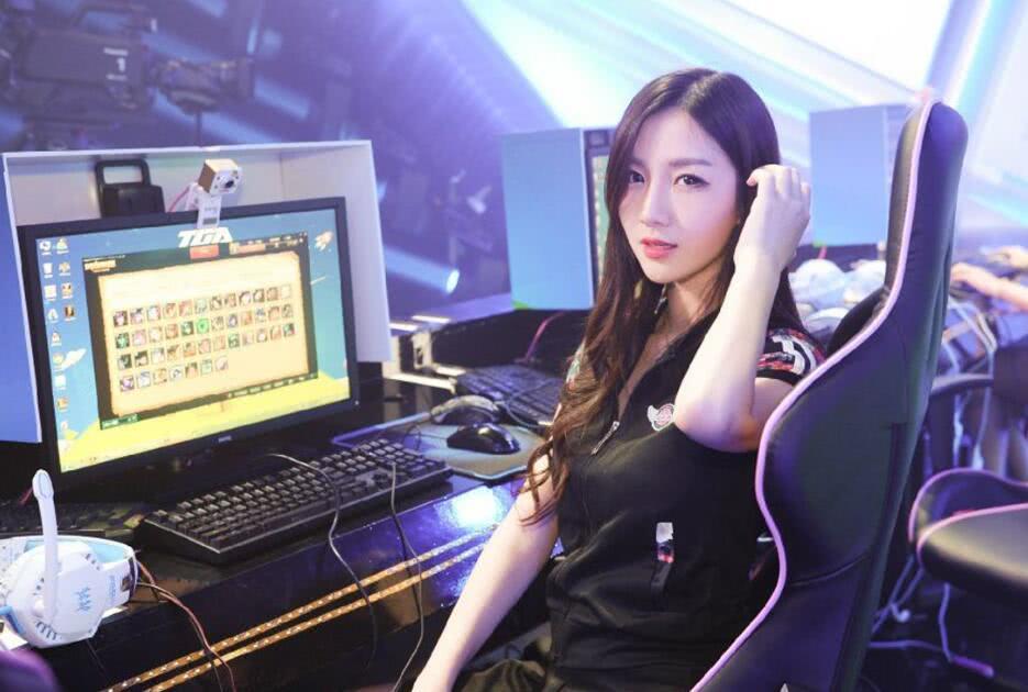 特黄少妇60分钟在线观看播放:06-09-19-33-37-43T：04,特黄少妇，一段深情与时间的交织