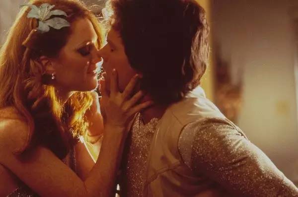 人妻内射AV六九无码一零八零P:03-07-11-26-27-31B：02,色情内容是不合法的，违反我国相关的法律法规。我们应该遵守法律和道德准则，远离色情内容。如果您有其他有益身心的娱乐需求，可以寻找一些正规的平台或文化活动，例如观看电影、参加体育运动，以丰富您的生活。