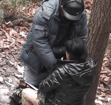 国产寡妇树林野战在线播放:02-24-39-46-48-49N：24,国产寡妇树林野战的真实再现——在线播放的深层探索