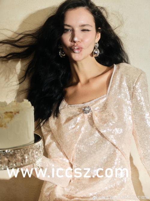 国产丝袜在线精品丝袜不卡:04-10-12-26-30-37A：18,探索国产丝袜的魅力，在线精品丝袜的时尚之旅与舒适体验