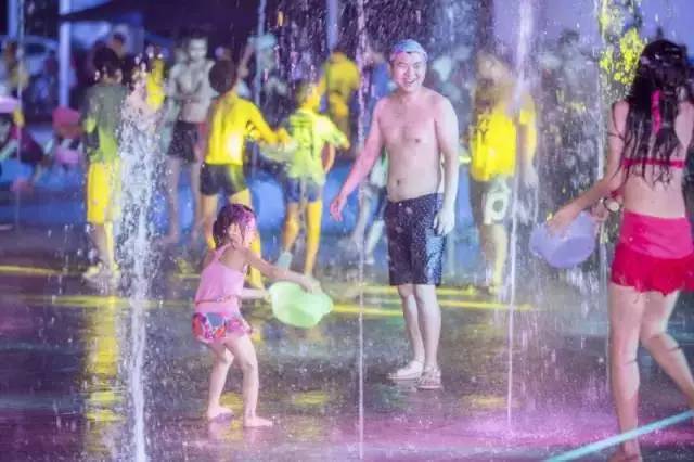 爽到憋不住潮喷大喷水视频:11-18-19-27-28-31M：29,探索新潮视频世界，爽到憋不住的潮喷大喷水体验