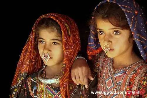 亚洲精品亚洲人成在线下载:01-11-12-18-24-33M：11,探索亚洲精品，亚洲文化的独特魅力与在线资源的丰富性