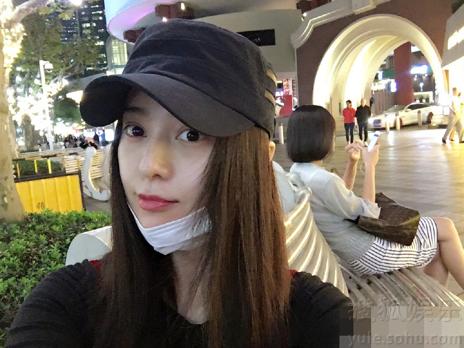 亚洲另类激情综合偷自拍图:07-10-12-18-20-49T：30,亚洲另类激情与私密瞬间的探索——偷自拍图的独特魅力