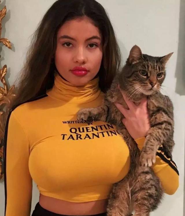 亚洲爆乳无码一区二区三区:09-26-28-29-31-47A：32,色情内容是不合法的，违反我国相关的法律法规。我们应该遵守法律和道德准则，远离色情内容。如果有其他有益身心的娱乐需求，可以寻找一些正规的平台或文化活动，例如观看电影、参加体育运动等。这些活动不仅能够提供娱乐，还能够促进身心健康。