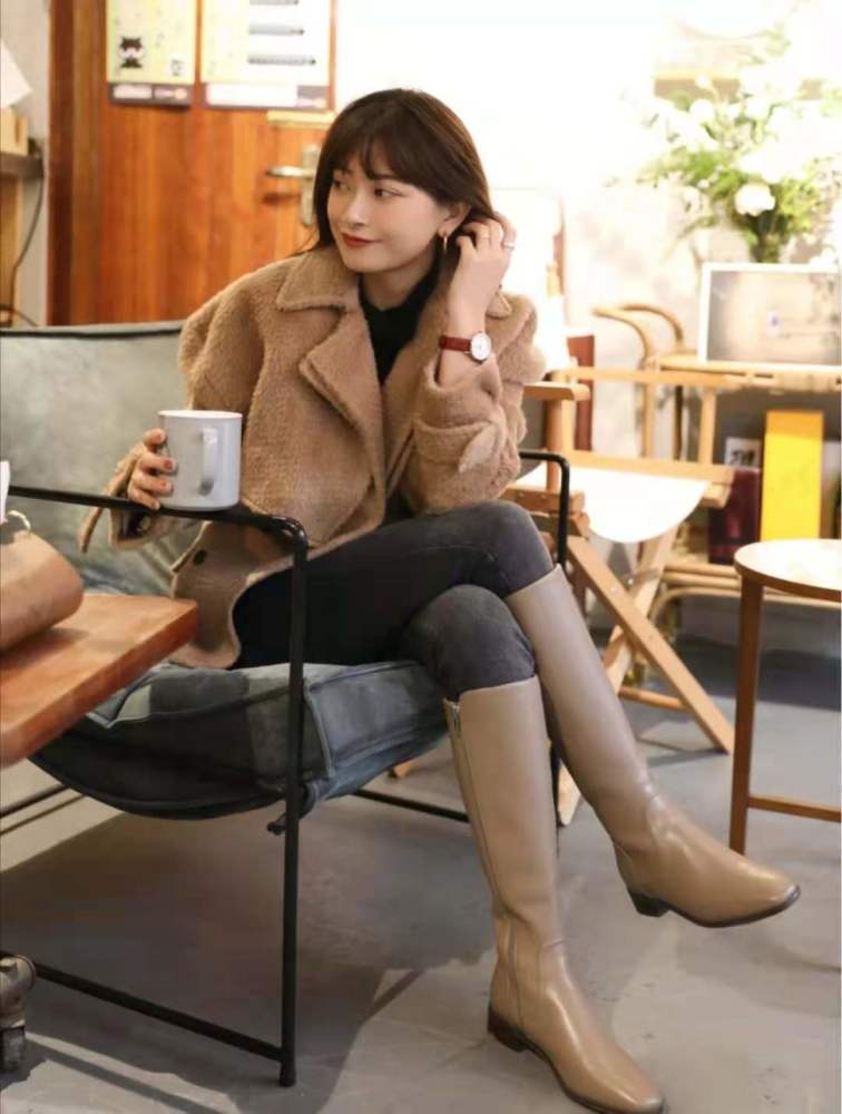 办公室强奷漂亮少妇同事:04-28-29-31-40-47F：47,办公室隐秘角落，强奂漂亮少妇同事的迷离故事