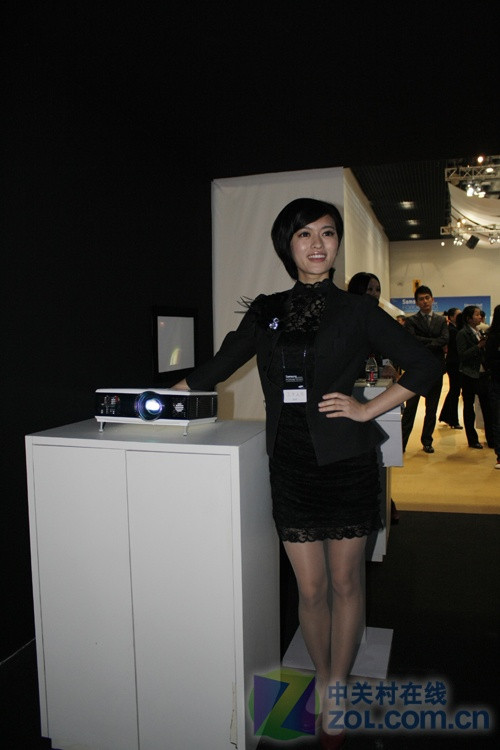 Y11111111少妇无码光屁股:08-09-34-35-42-44X：34,关于网络色情内容的警示与反思——以关键词Y11111111少妇无码光屁股为例