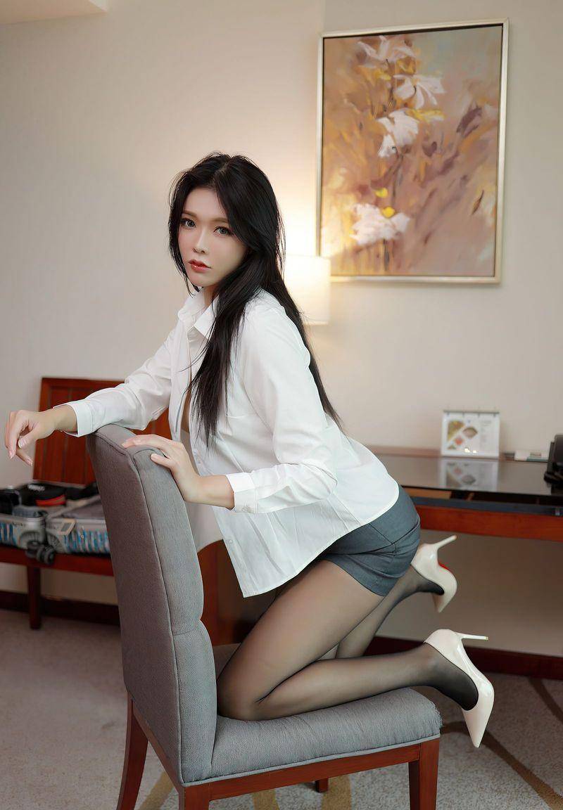 无码ol丝袜高跟秘书在线观看不卡:07-11-29-36-40-44M：29,无码ol丝袜高跟秘书在线观看体验分享，流畅画质下的职场魅力展现