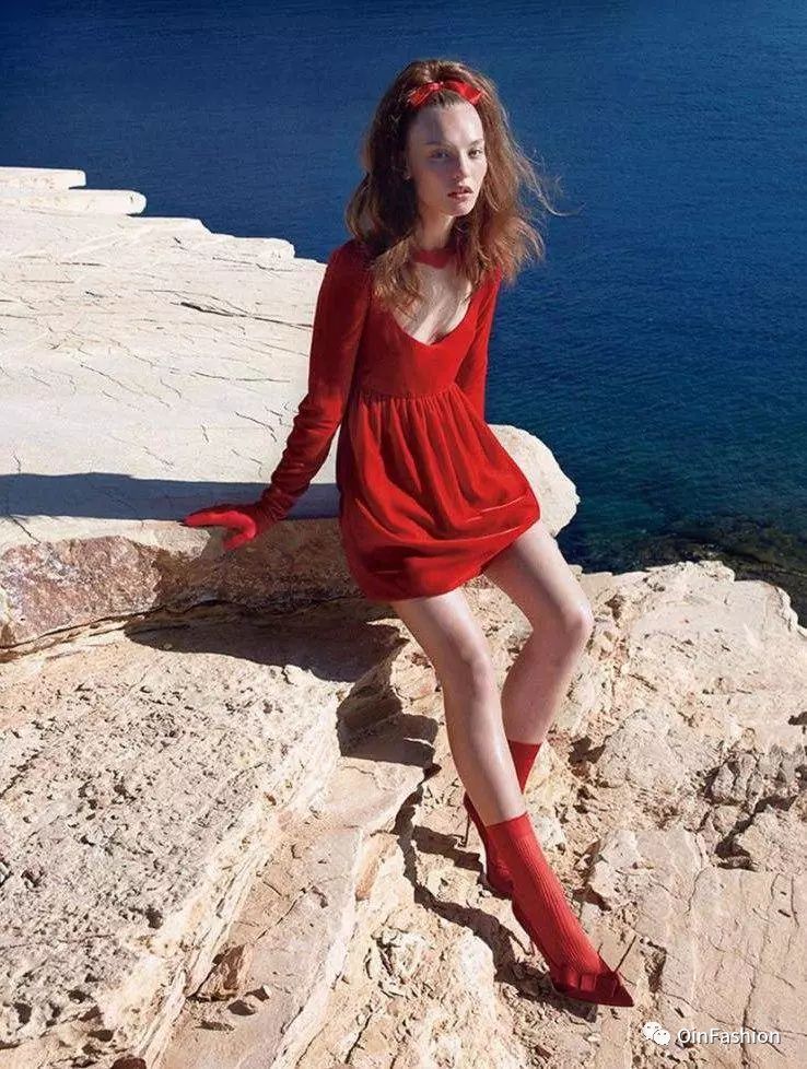 欧洲熟妇色XXXXⅩ欧美老妇图片:15-19-32-37-42-44B：16,色情内容是不合法的，违反我国相关的法律法规。我们应该遵守法律和道德准则，远离色情内容。如果您有其他有益身心的娱乐需求，可以寻找一些正规的平台或文化活动，例如观看电影、参加体育运动、学习绘画或音乐等。这些活动不仅能够提供娱乐和放松，还能够提升您的技能和素质，促进身心健康。让我们共同努力，为自己和他人创造一个更加积极、健康的娱乐环境。