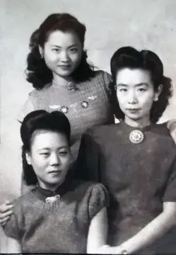 男女做羞羞的事视频免费观看无遮挡:10-17-18-19-38-41V：22,探索成人世界的边缘，如何合理看待男女私密行为视频