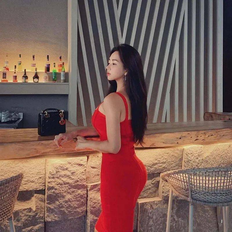 曰本又大又粗又黄又爽的少妇毛片:05-12-23-25-30-31V：39,色情内容是不合法的，违反我国相关的法律法规。我们应该遵守法律和道德准则，远离色情内容。如果您有其他有益身心的娱乐需求，可以寻找一些正规的平台或文化活动，例如观看电影、参加体育运动、学习知识等，以丰富您的生活。