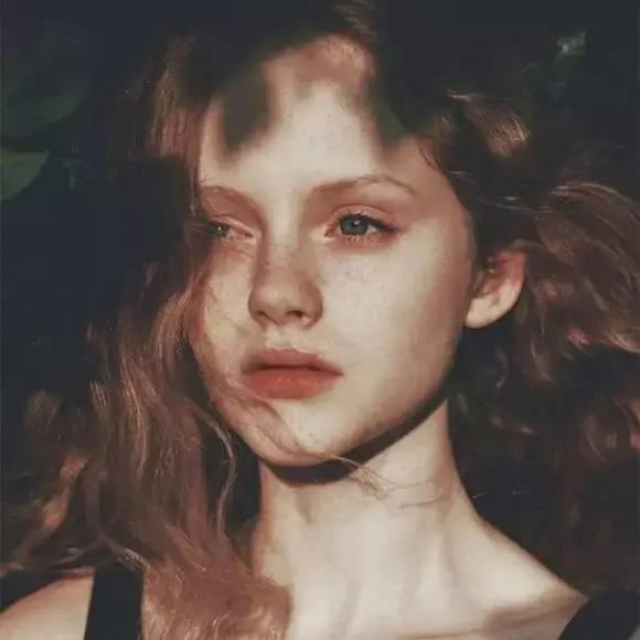 性XXX欧美老妇5060.70:08-16-30-40-43-44K：15,性魅力与欧美老妇，跨越年龄界限的欣赏与尊重