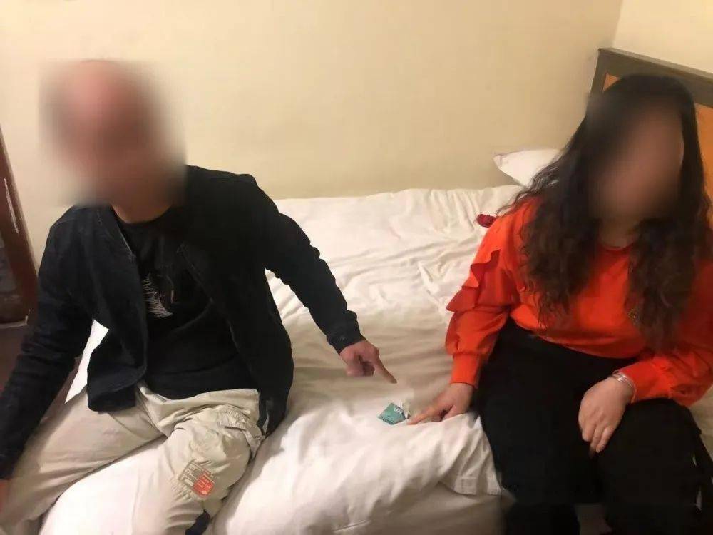 无遮挡边摸边吃奶边做的视频刺激:01-10-12-15-22-46N：21,色情内容是不合法的，违反我国相关的法律法规。我们应该遵守法律和道德准则，远离色情内容。如果您有其他有益身心的娱乐需求，可以寻找一些正规的平台或文化活动，例如观看电影、参加体育运动，以丰富您的生活。