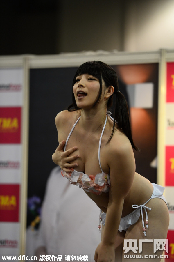 亚洲AV综合AV国产AV百度云:21-22-28-33-39-42A：13,亚洲AV综合国产AV探索与赏析——基于百度云资源的独特视角